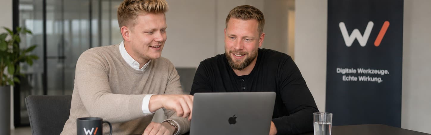 Felix True und Christian Große-Brookhuis bei der Arbeit an wissato